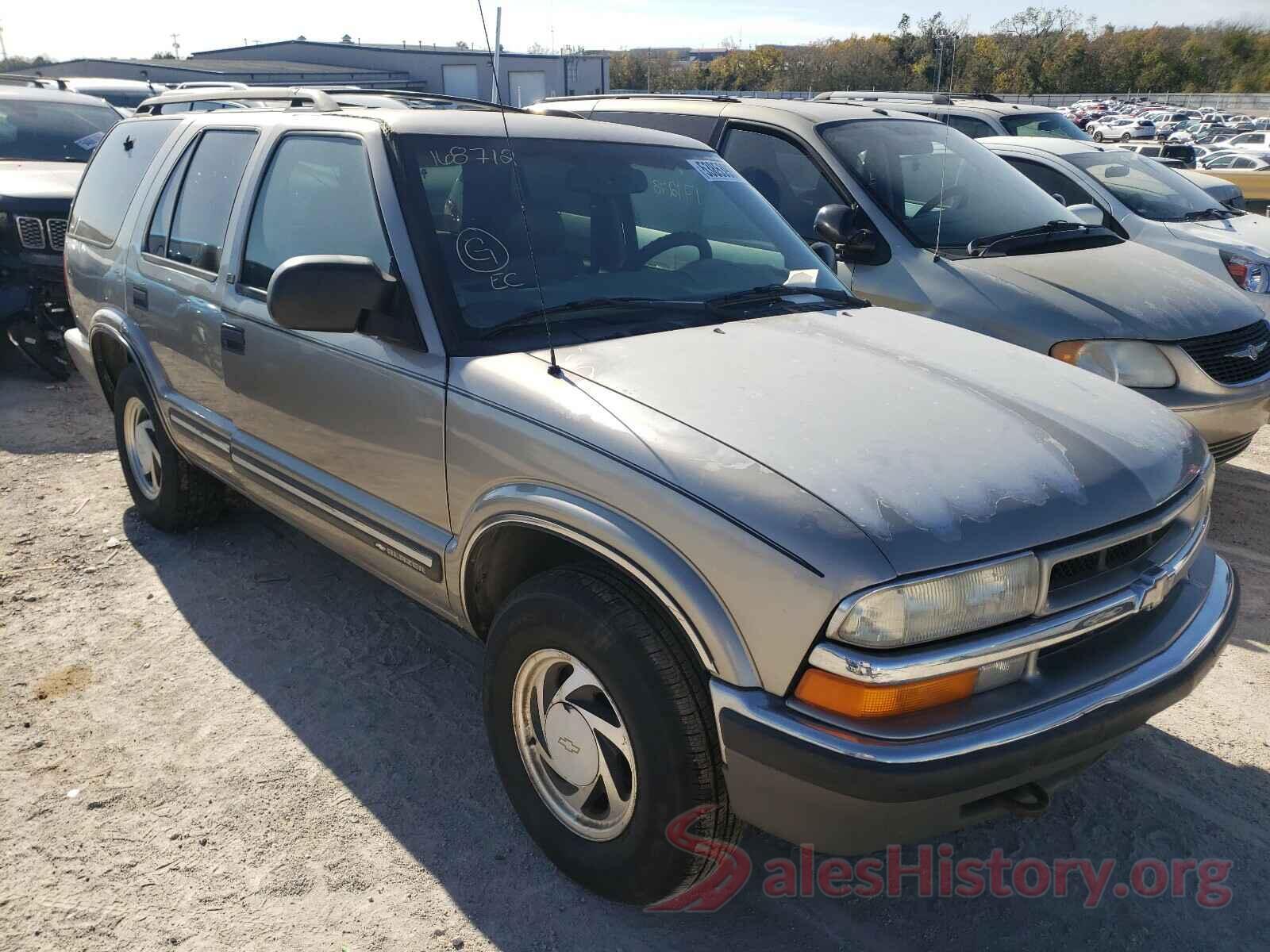 1GNDT13W112168712 2001 CHEVROLET BLAZER