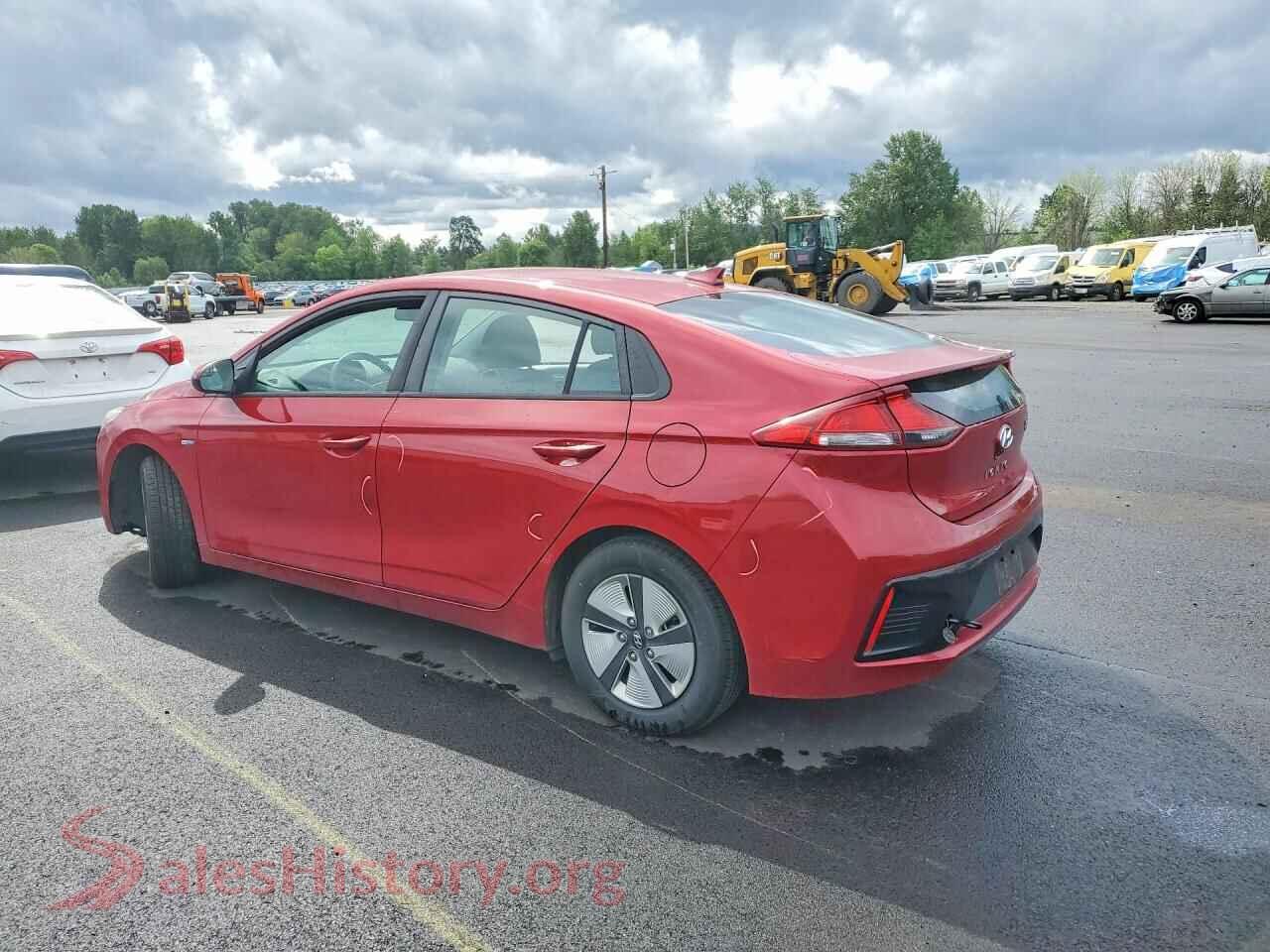 2019 HYUNDAI IONIQ VIN KMHC65LC0KU170574, front view