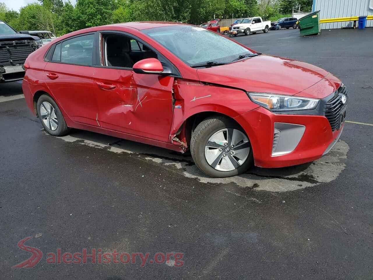 2019 HYUNDAI IONIQ VIN KMHC65LC0KU170574, rear 3/4 view