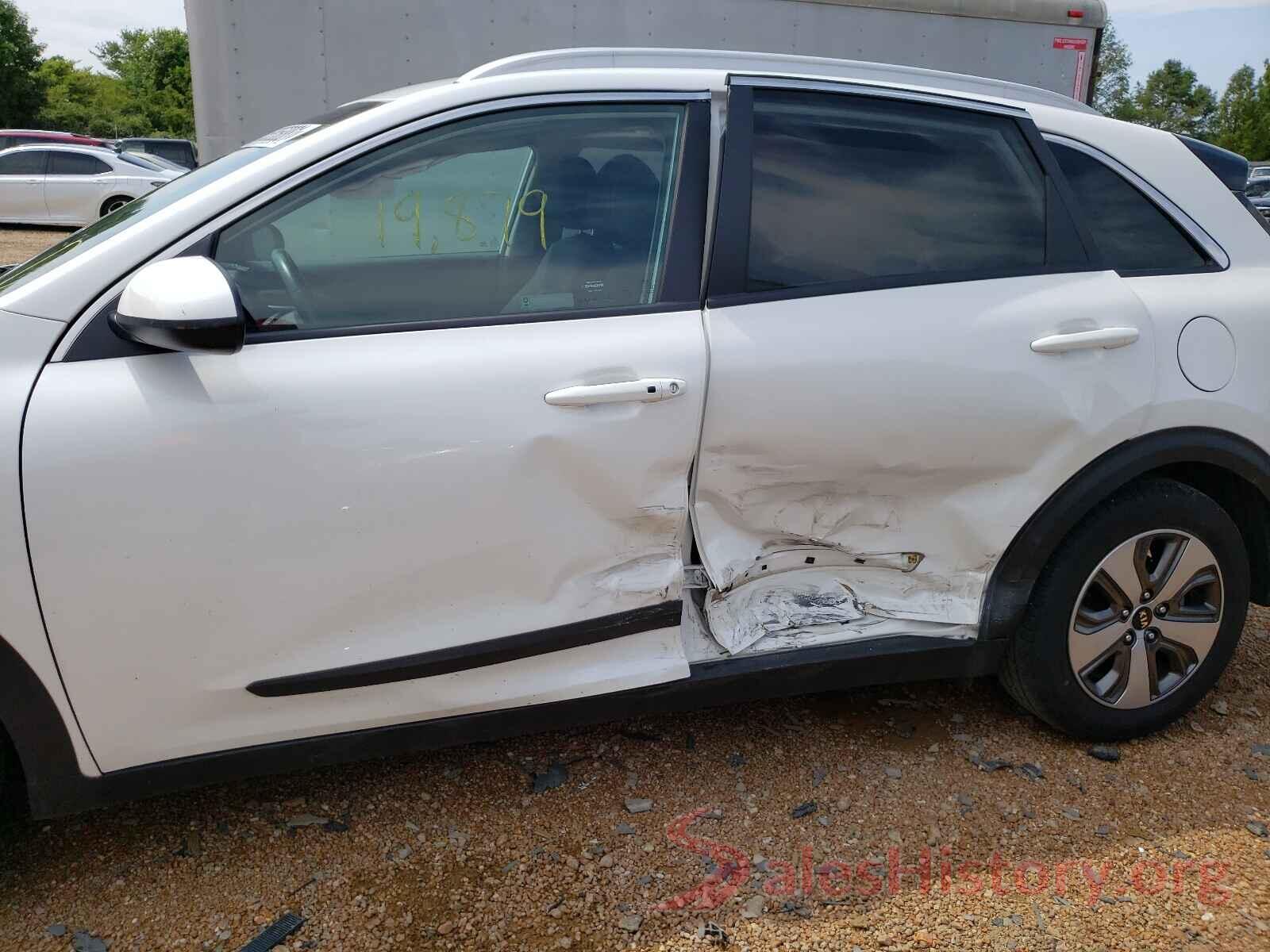 KNDCB3LC4K5256520 2019 KIA NIRO