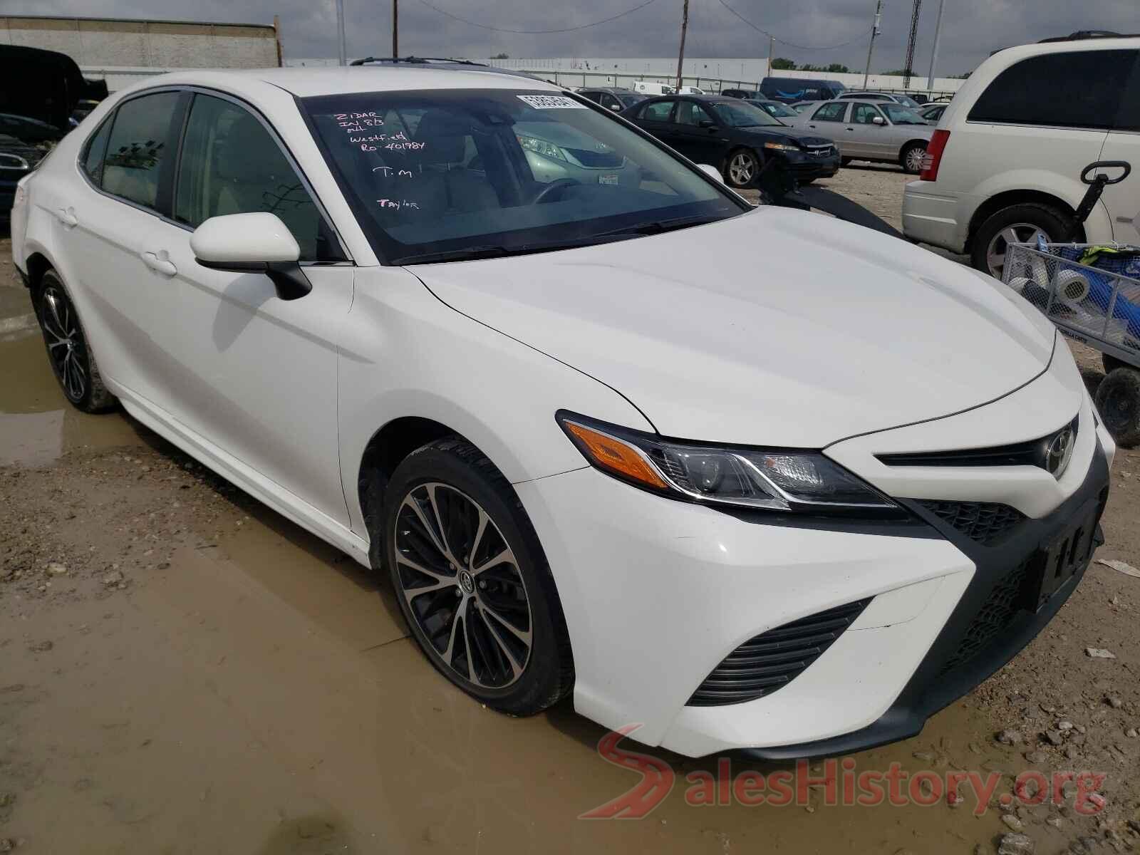 JTNB11HK8J3008618 2018 TOYOTA CAMRY