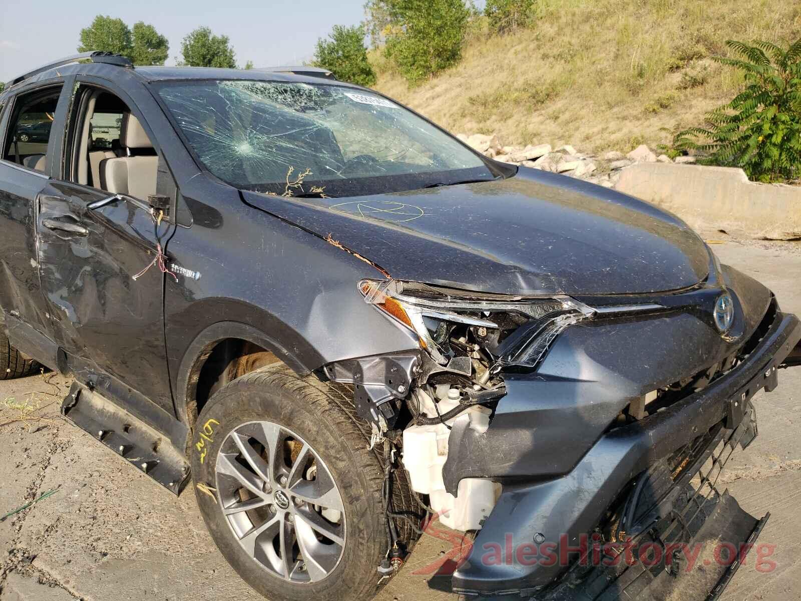 JTMRJREV4JD168490 2018 TOYOTA RAV4