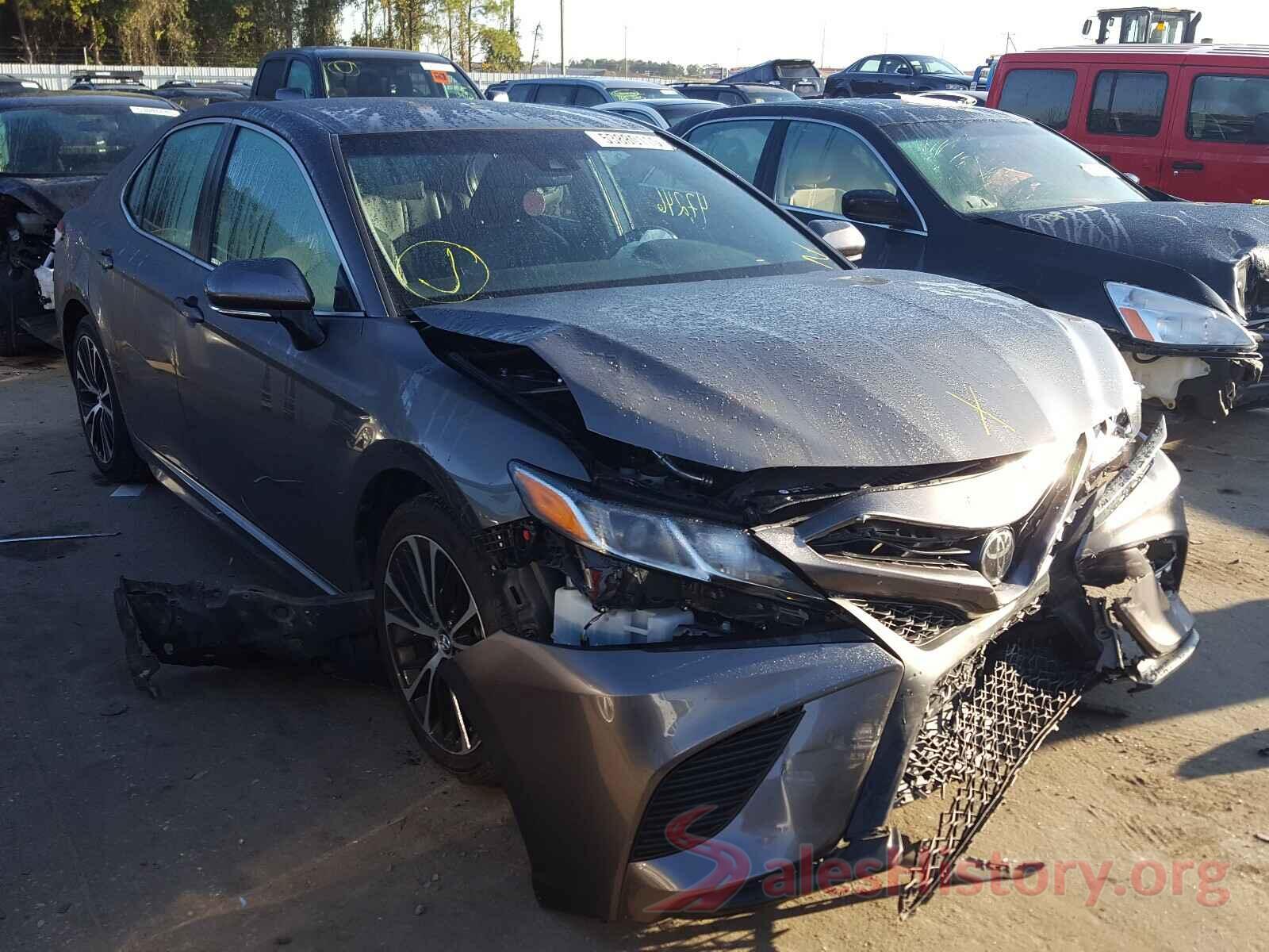 4T1B11HK6JU013665 2018 TOYOTA CAMRY