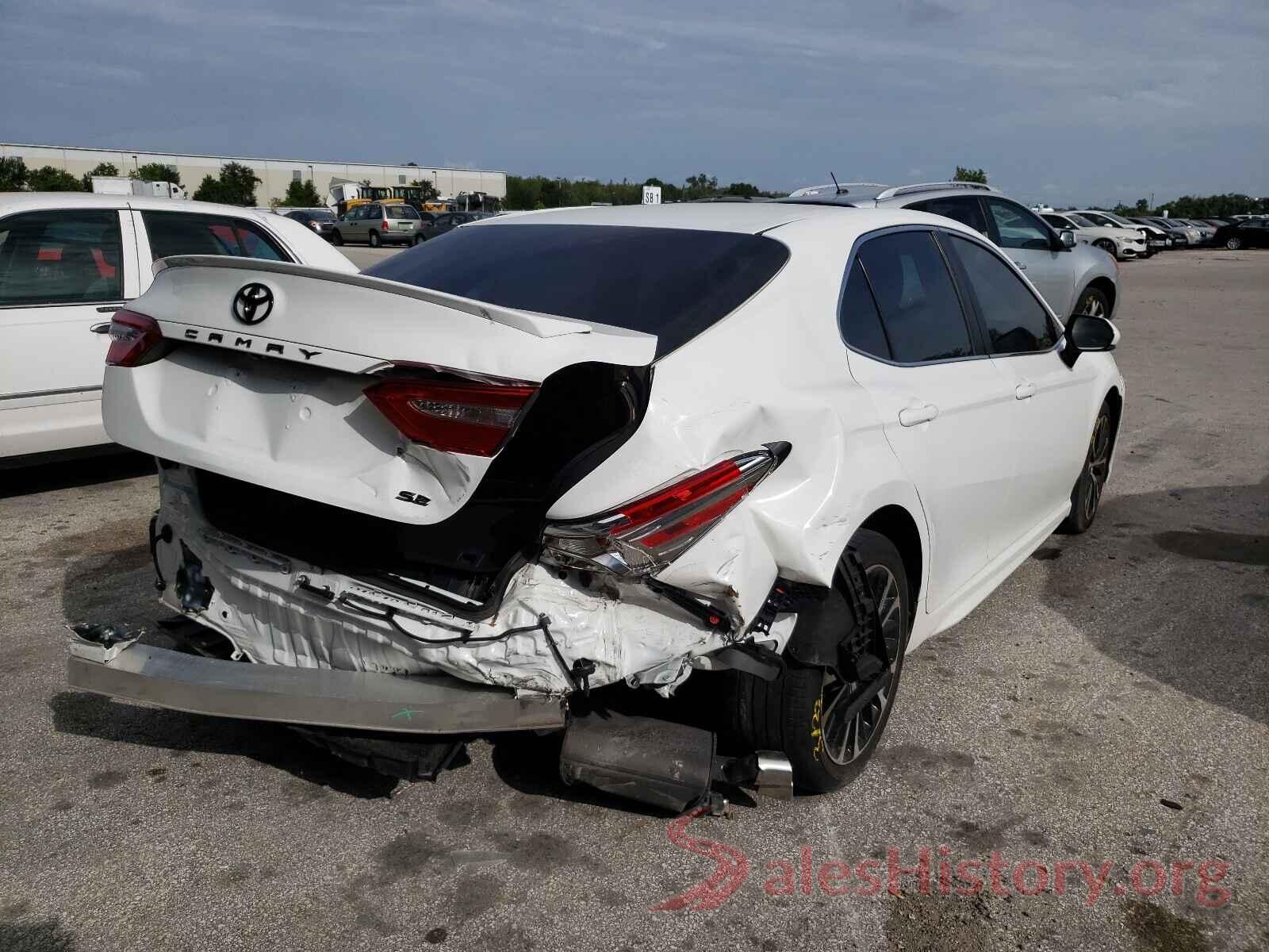 4T1B11HK9JU027673 2018 TOYOTA CAMRY