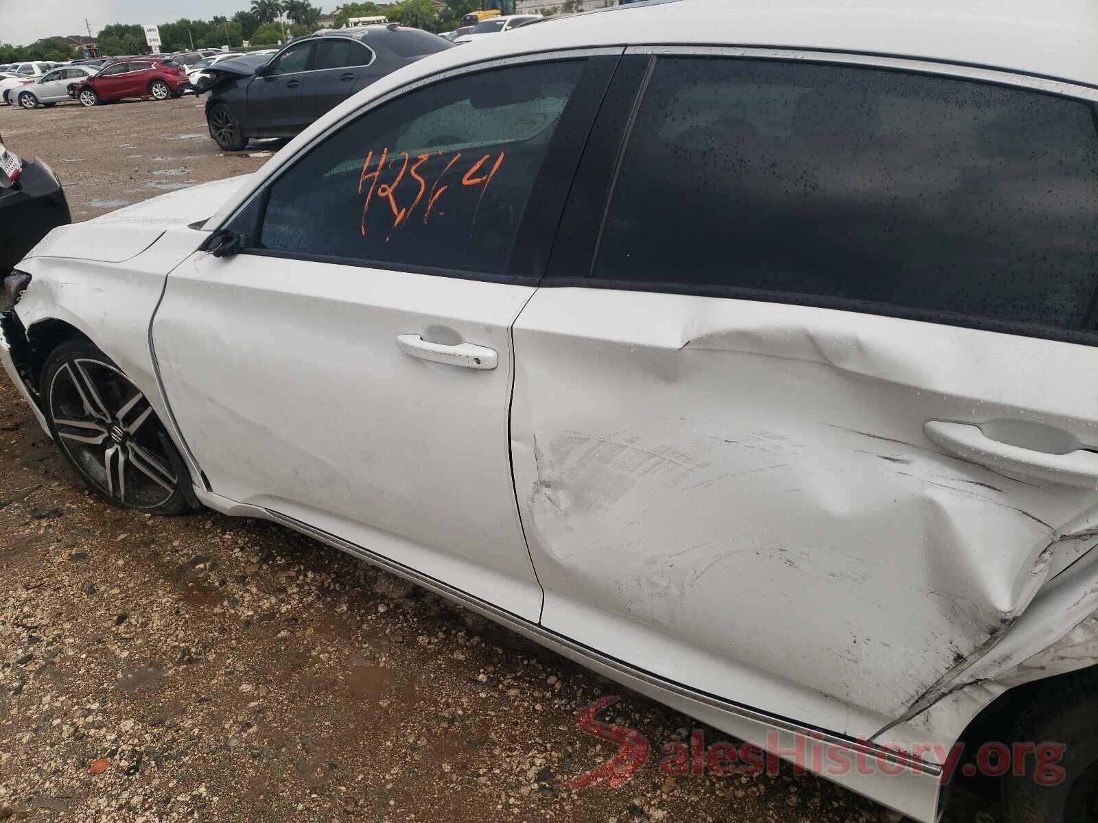 1HGCV2F52JA001788 2018 HONDA ACCORD