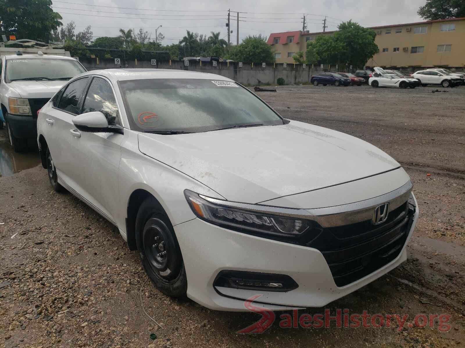 1HGCV2F52JA001788 2018 HONDA ACCORD