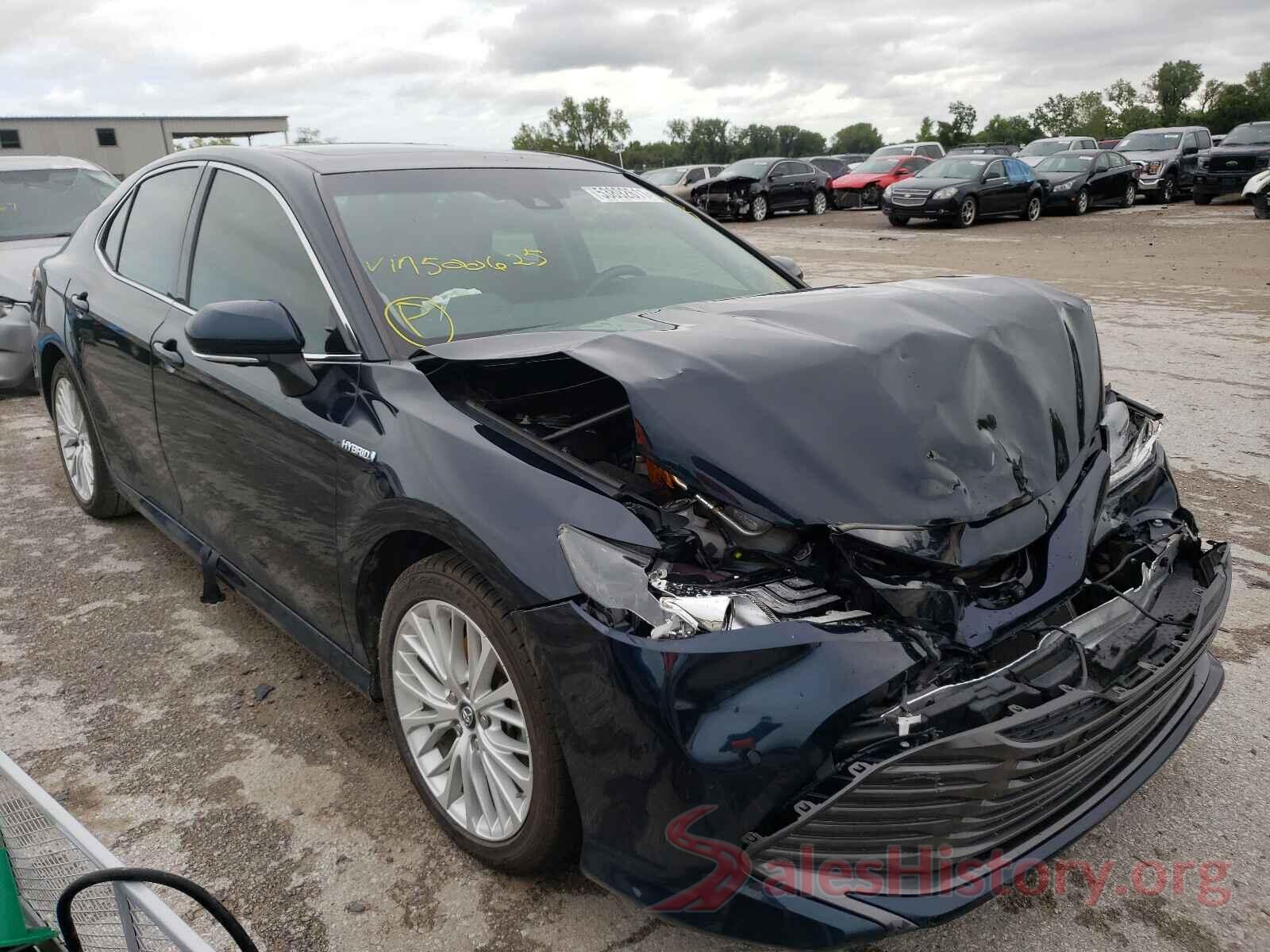 4T1B21HK1JU500625 2018 TOYOTA CAMRY