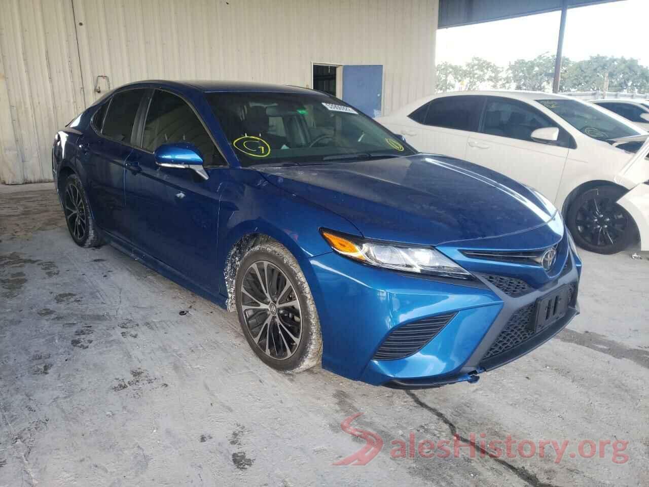 4T1B11HK8JU154155 2018 TOYOTA CAMRY