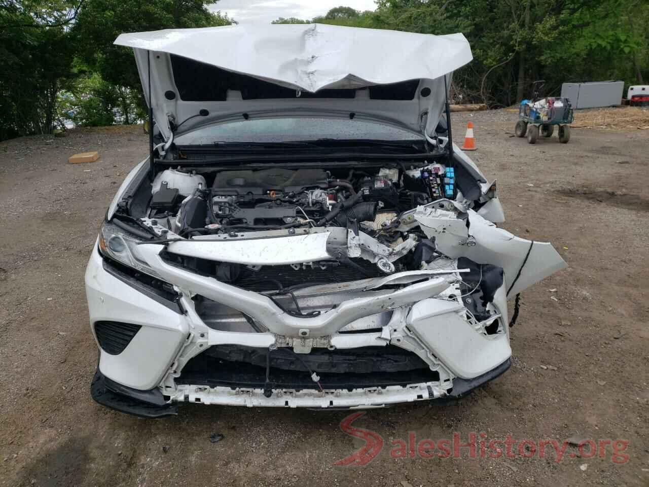 4T1B61HK1JU143113 2018 TOYOTA CAMRY