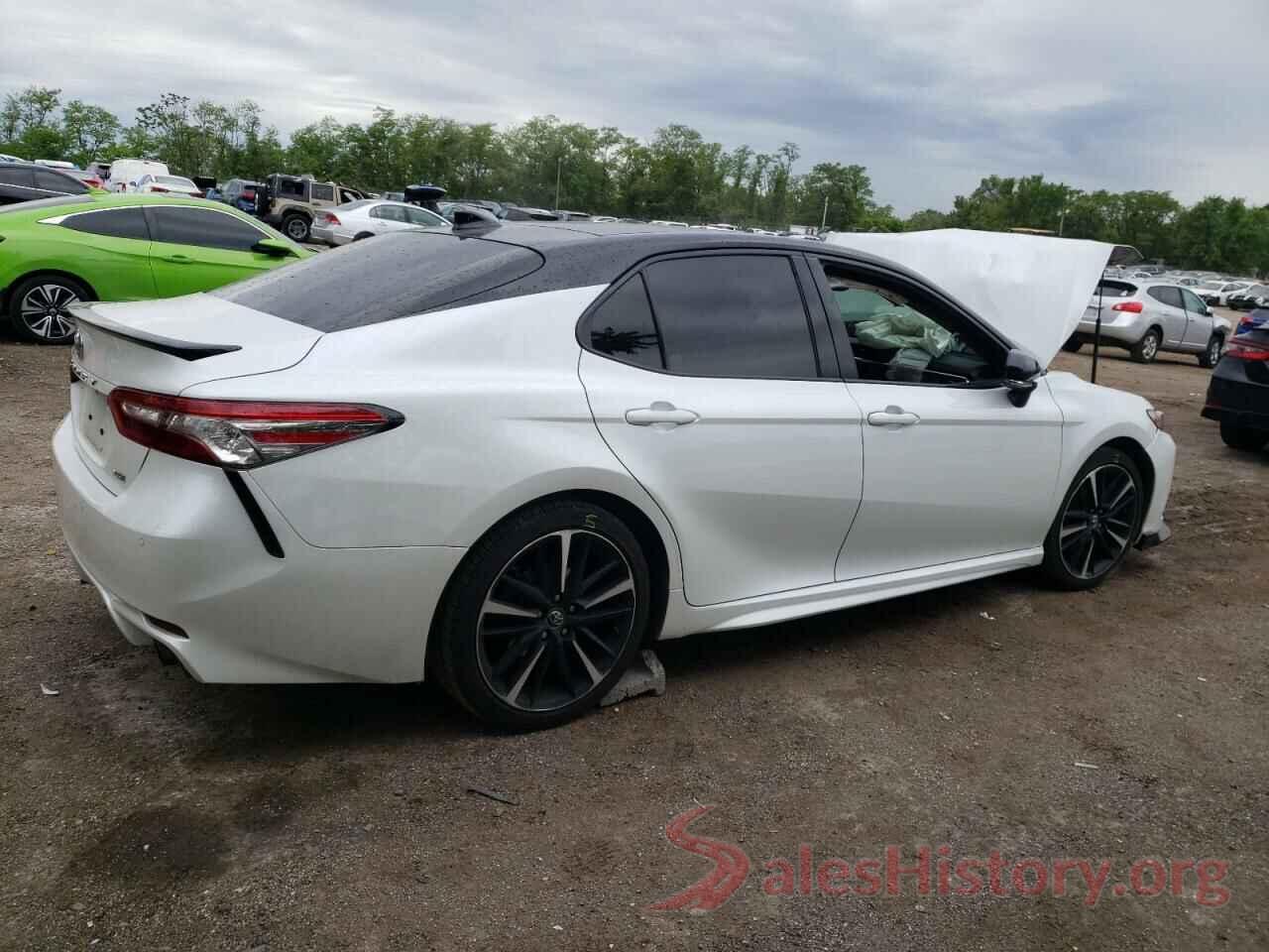 4T1B61HK1JU143113 2018 TOYOTA CAMRY