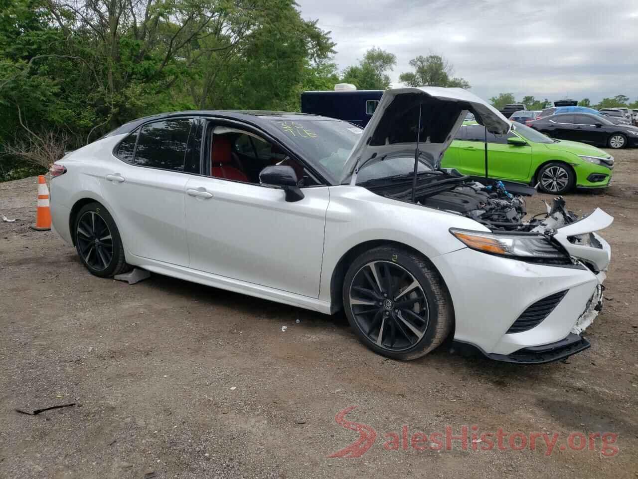 4T1B61HK1JU143113 2018 TOYOTA CAMRY