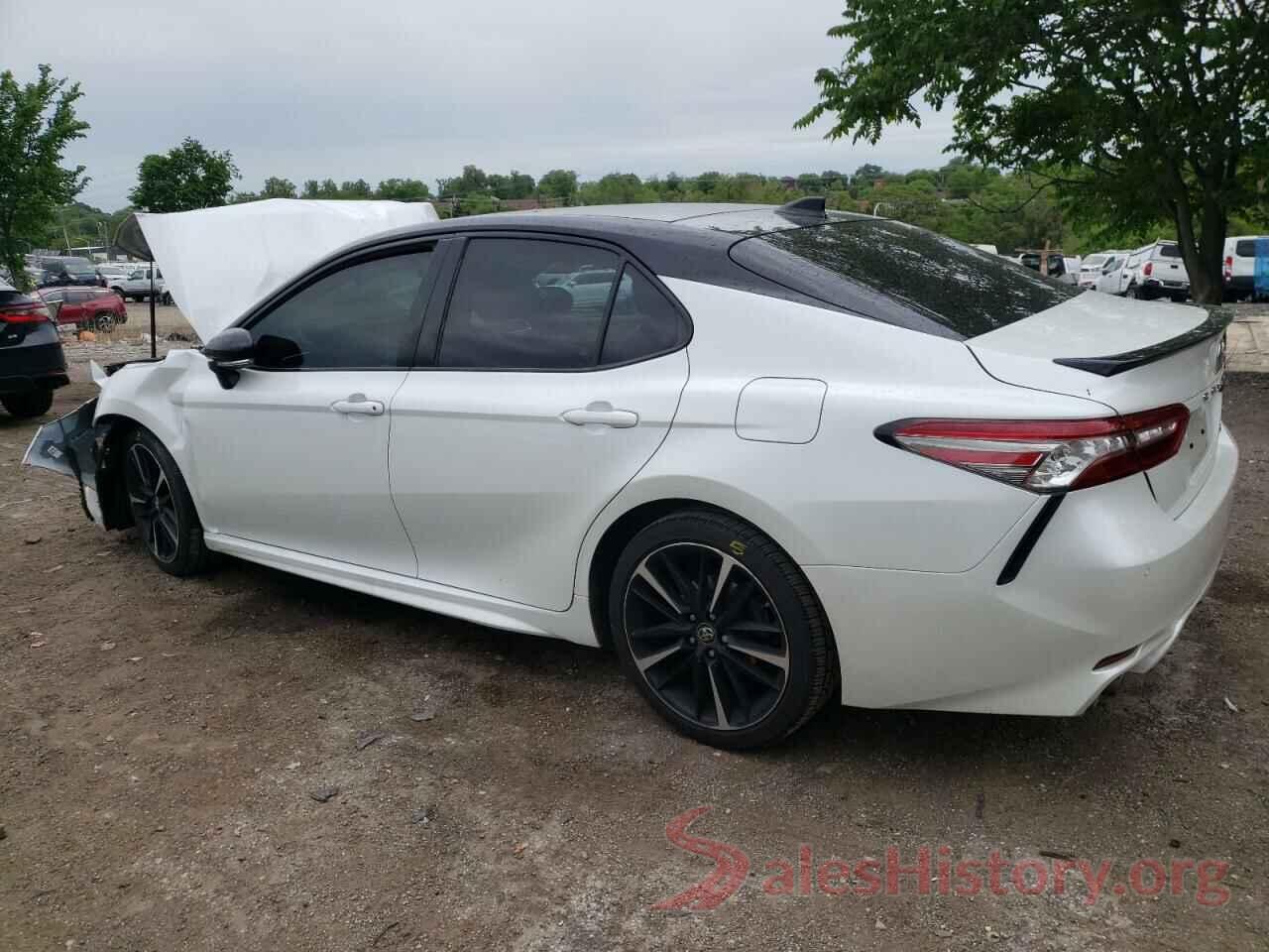 4T1B61HK1JU143113 2018 TOYOTA CAMRY