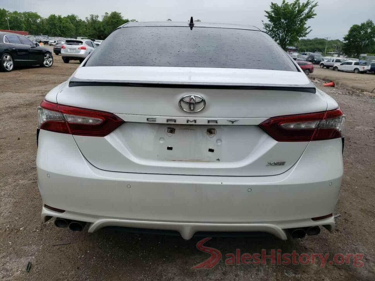 4T1B61HK1JU143113 2018 TOYOTA CAMRY