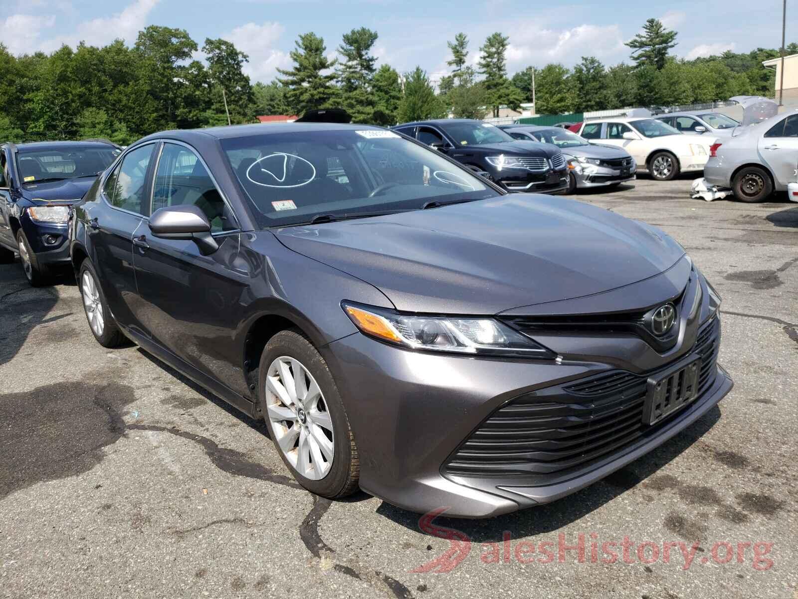 4T1B11HK2JU096883 2018 TOYOTA CAMRY