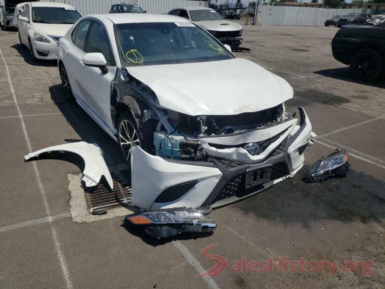 4T1B11HK7JU607181 2018 TOYOTA CAMRY