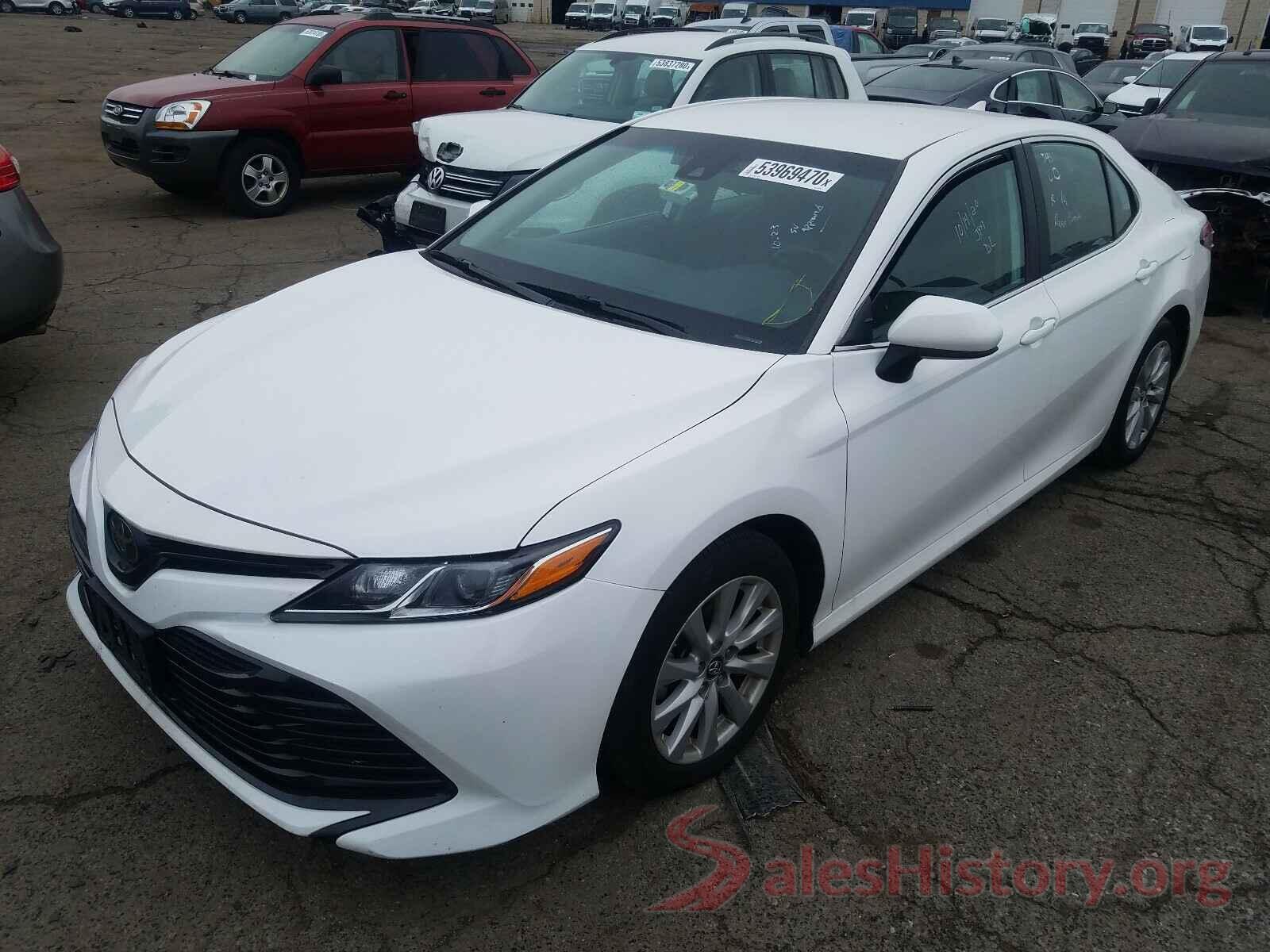 4T1B11HK2KU261767 2019 TOYOTA CAMRY