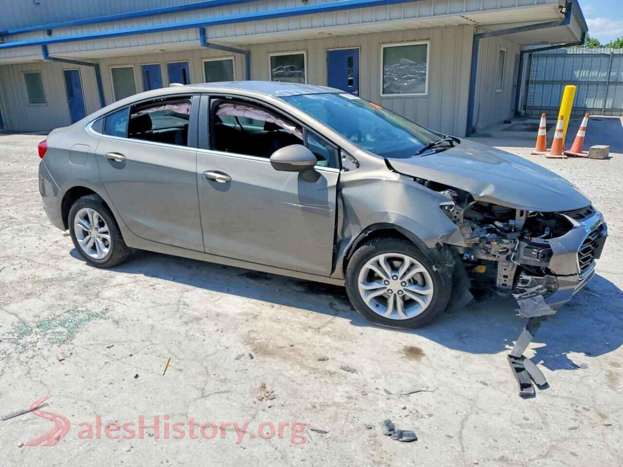 2019 CHEVROLET CRUZE VIN 1G1BE5SM1K7112428, rear 3/4 view