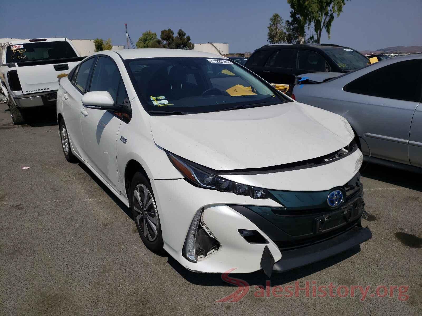 JTDKARFP9J3091901 2018 TOYOTA PRIUS