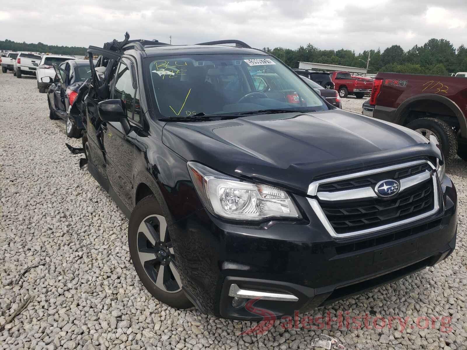 JF2SJAGC5JH552948 2018 SUBARU FORESTER