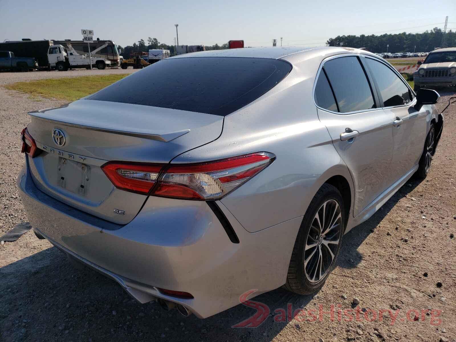 4T1B11HK8JU104579 2018 TOYOTA CAMRY