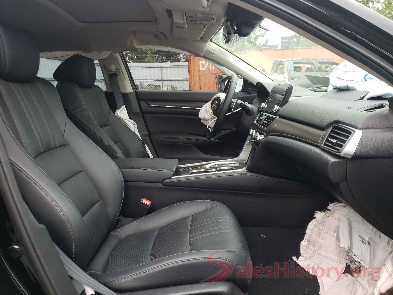 1HGCV3F98JA800208 2018 HONDA ACCORD