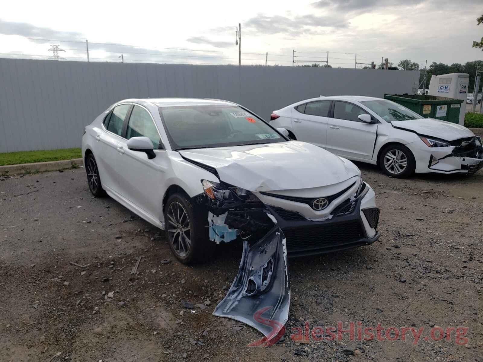 4T1G11AK1MU601543 2021 TOYOTA CAMRY