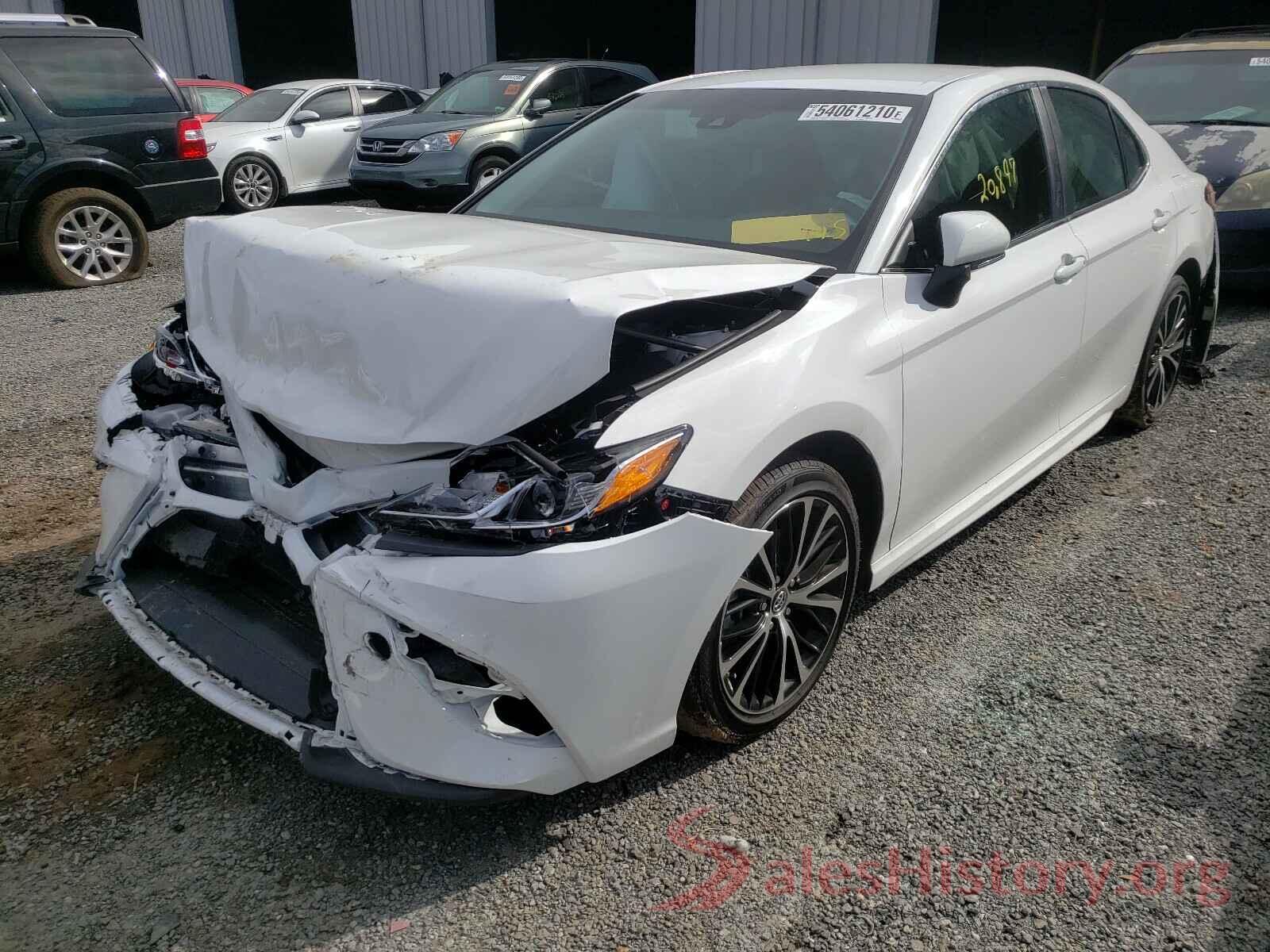 4T1B11HK8JU558931 2018 TOYOTA CAMRY