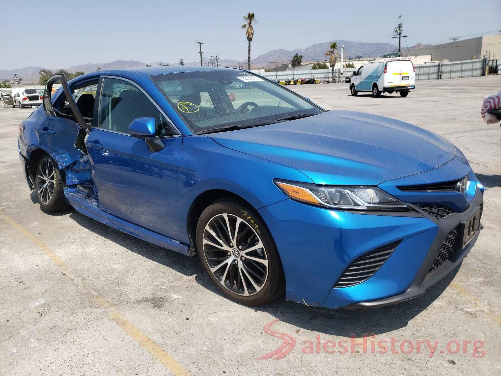 4T1B11HK9JU031187 2018 TOYOTA CAMRY