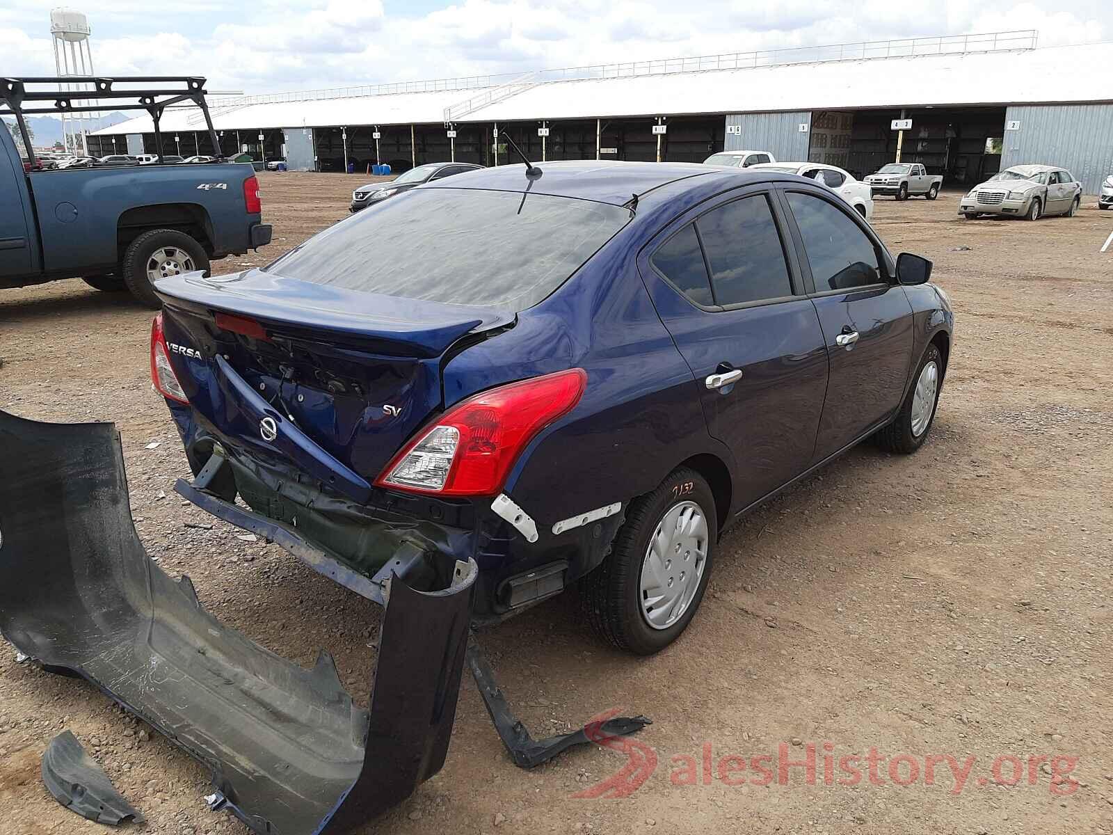 3N1CN7AP4JL864768 2018 NISSAN VERSA