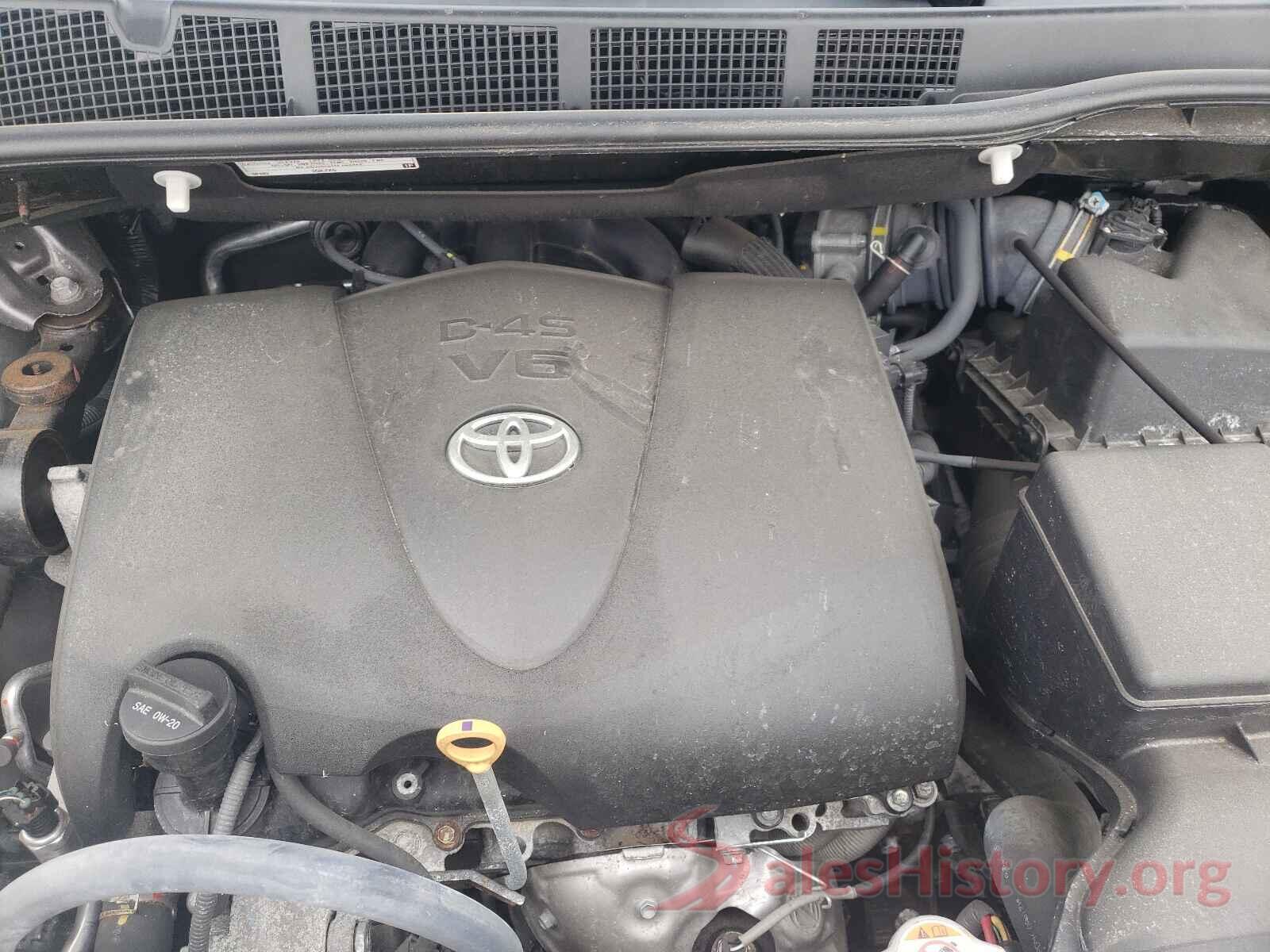 5TDKZ3DC0JS920830 2018 TOYOTA SIENNA