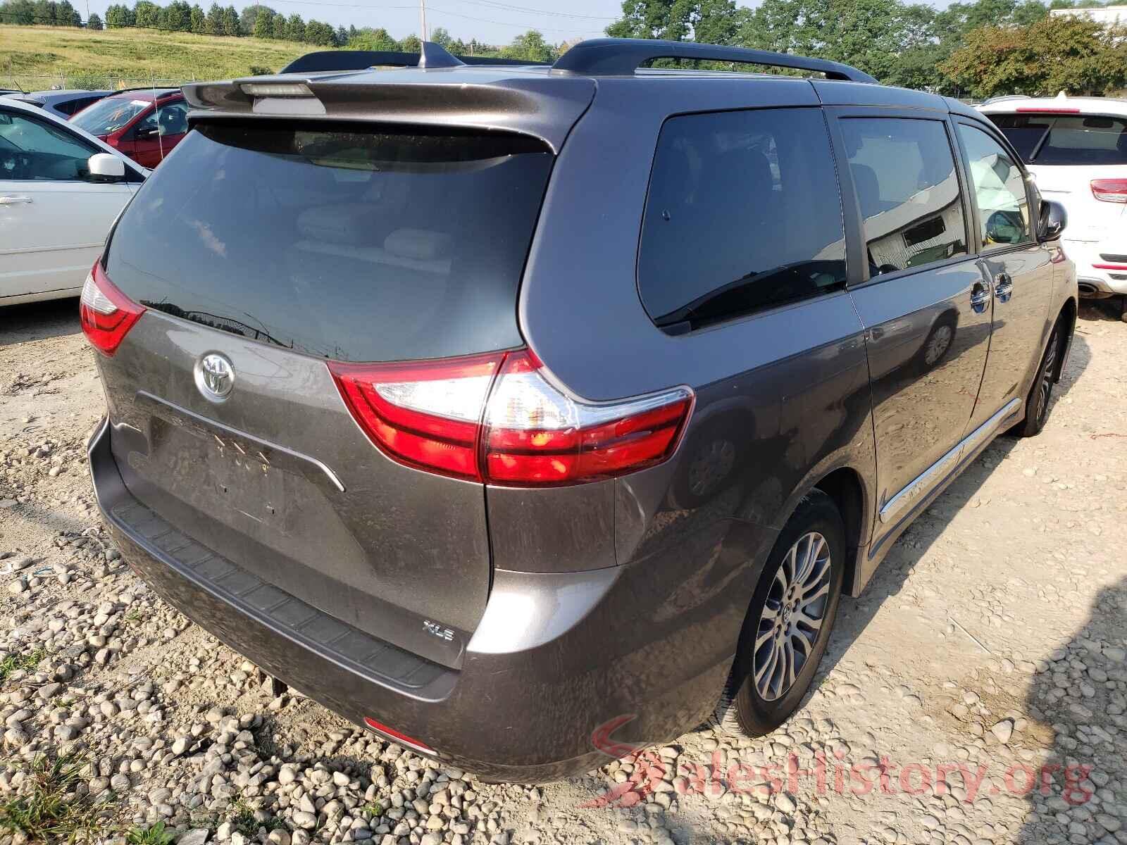 5TDYZ3DC8JS901002 2018 TOYOTA SIENNA