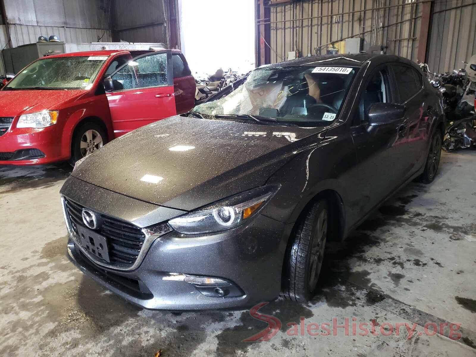 3MZBN1M33JM241860 2018 MAZDA 3