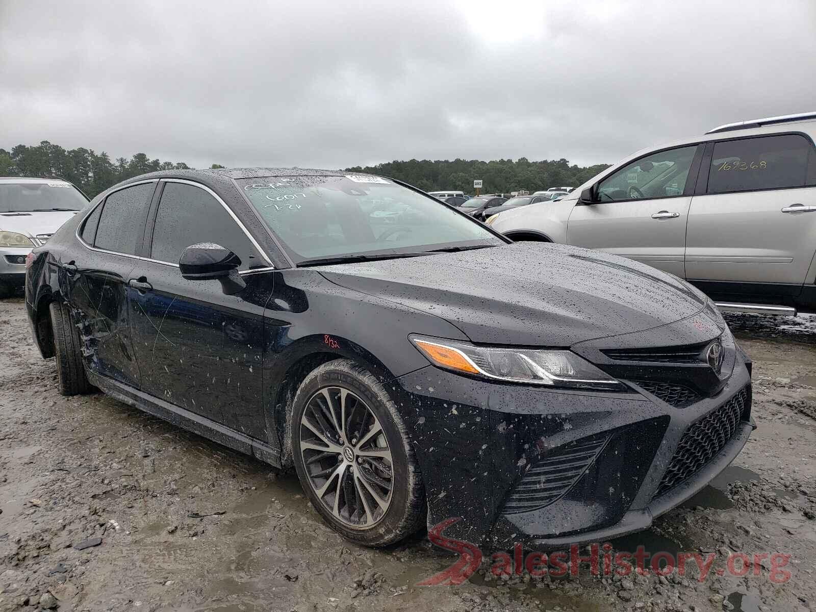 4T1B11HK3JU666017 2018 TOYOTA CAMRY