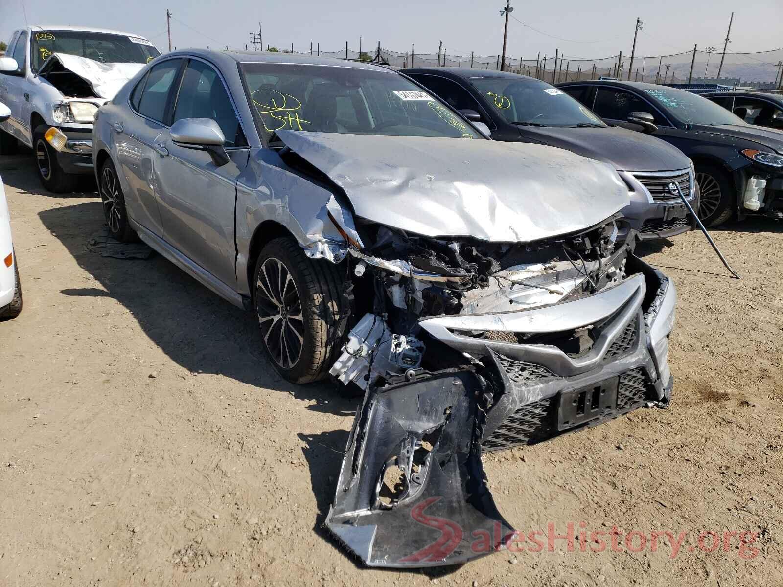 4T1B11HK5JU148670 2018 TOYOTA CAMRY