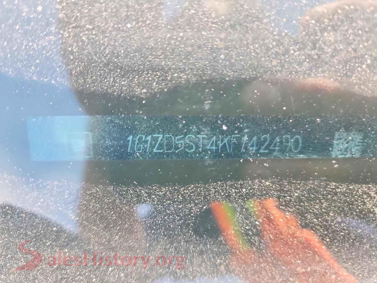 2019 CHEVROLET MALIBU VIN 1G1ZD5ST4KF142490, trunk area