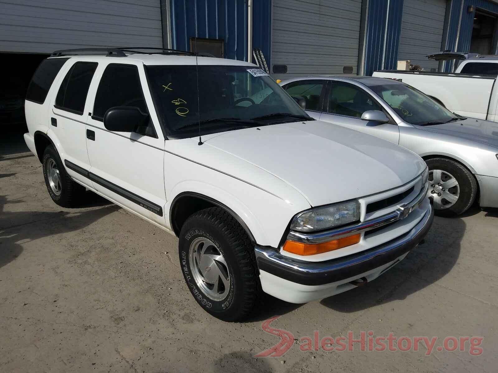 1GNDT13WX1K258649 2001 CHEVROLET BLAZER