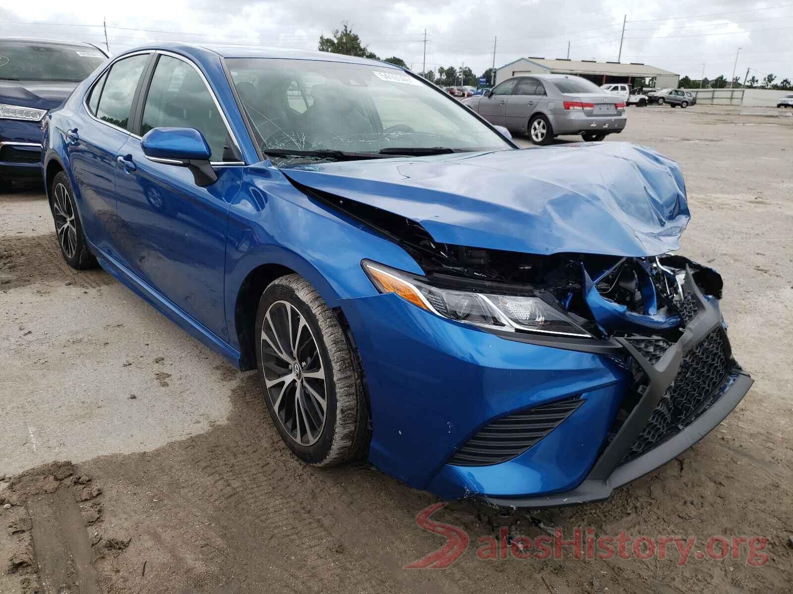 4T1B11HK1JU069433 2018 TOYOTA CAMRY