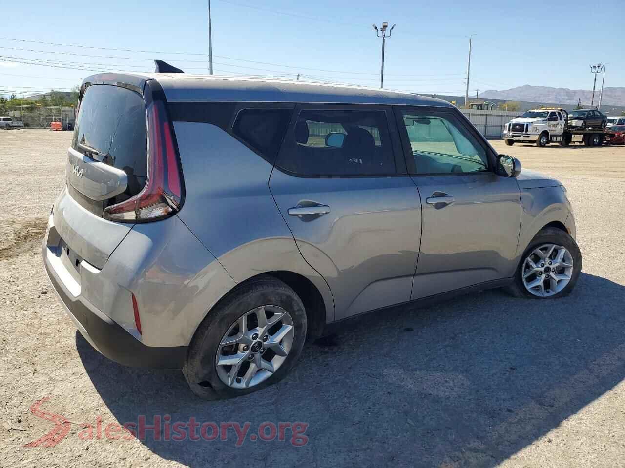2023 KIA SOUL VIN KNDJ23AU3P7889525, right side view