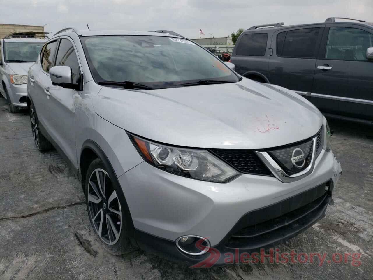 JN1BJ1CR2JW266613 2018 NISSAN ROGUE