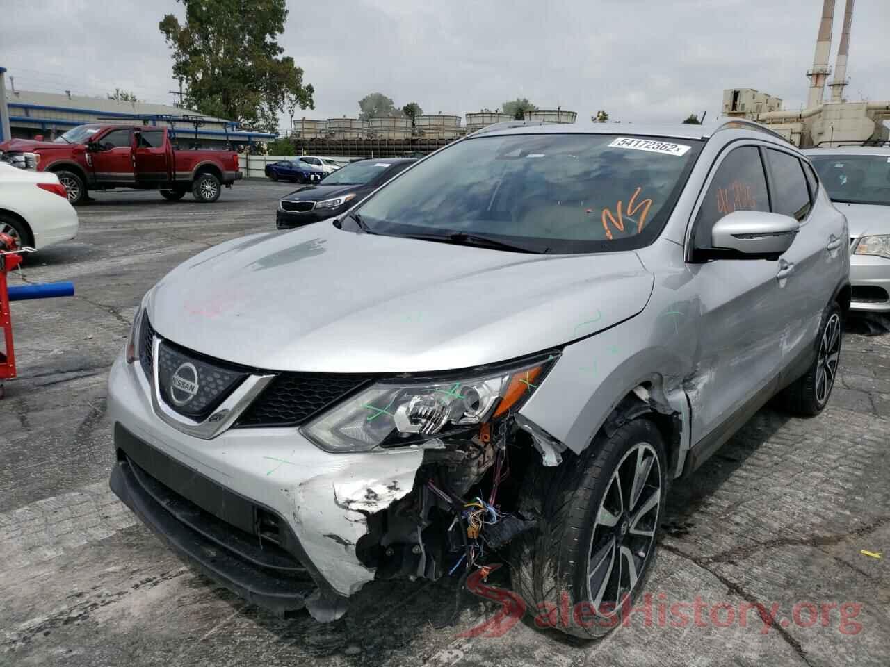 JN1BJ1CR2JW266613 2018 NISSAN ROGUE