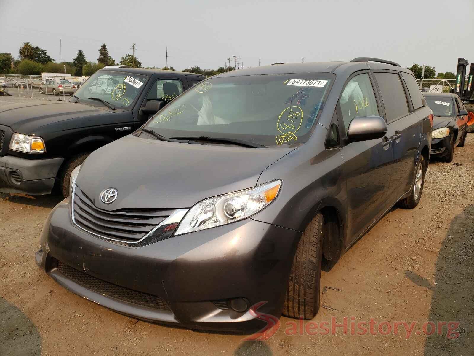 5TDKZ3DC0HS877634 2017 TOYOTA SIENNA