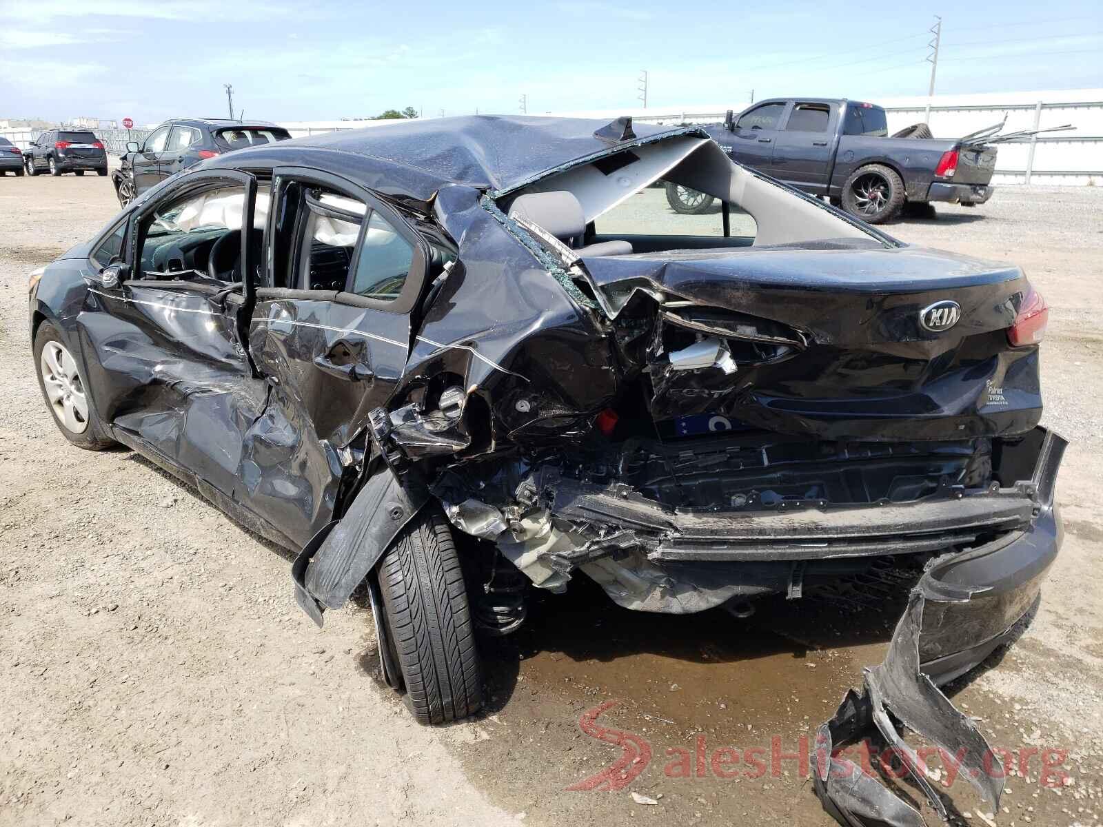 3KPFK4A71JE221932 2018 KIA FORTE