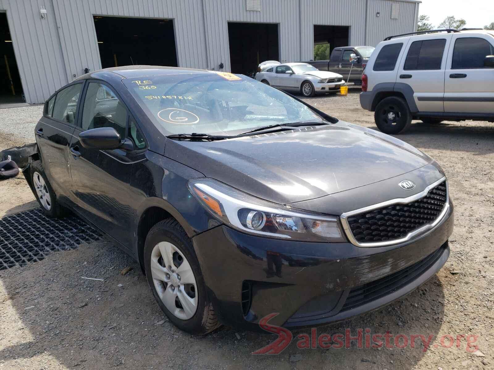 3KPFK4A71JE221932 2018 KIA FORTE