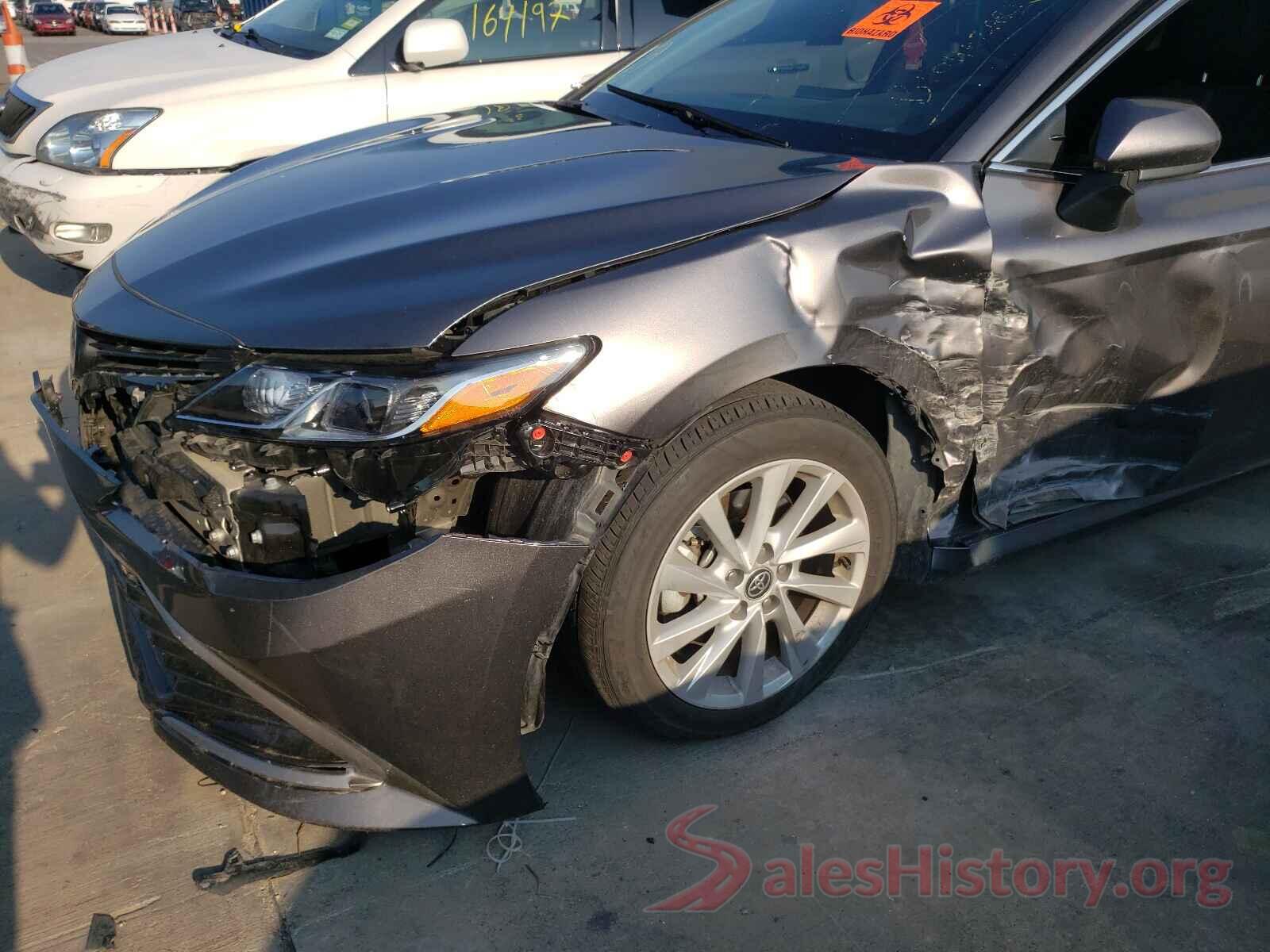 4T1C11AK0MU418326 2021 TOYOTA CAMRY