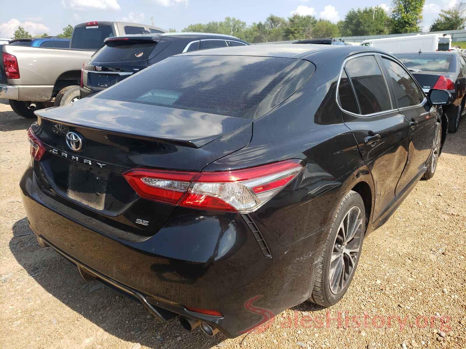 4T1B11HK2JU130949 2018 TOYOTA CAMRY