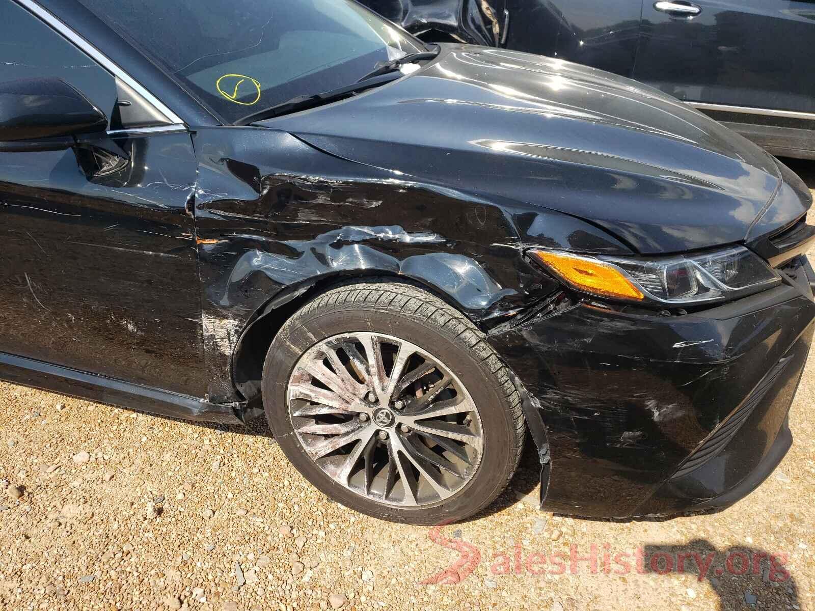 4T1B11HK2JU130949 2018 TOYOTA CAMRY