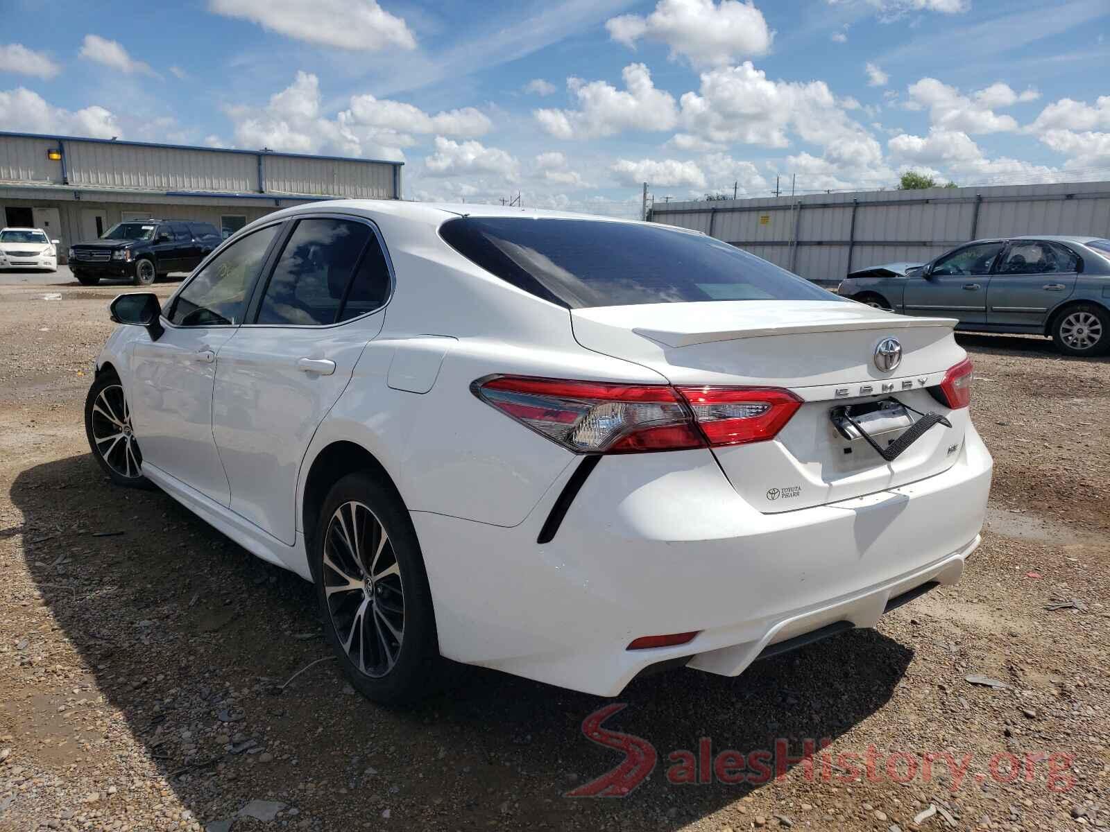 JTNB11HK8J3007081 2018 TOYOTA CAMRY