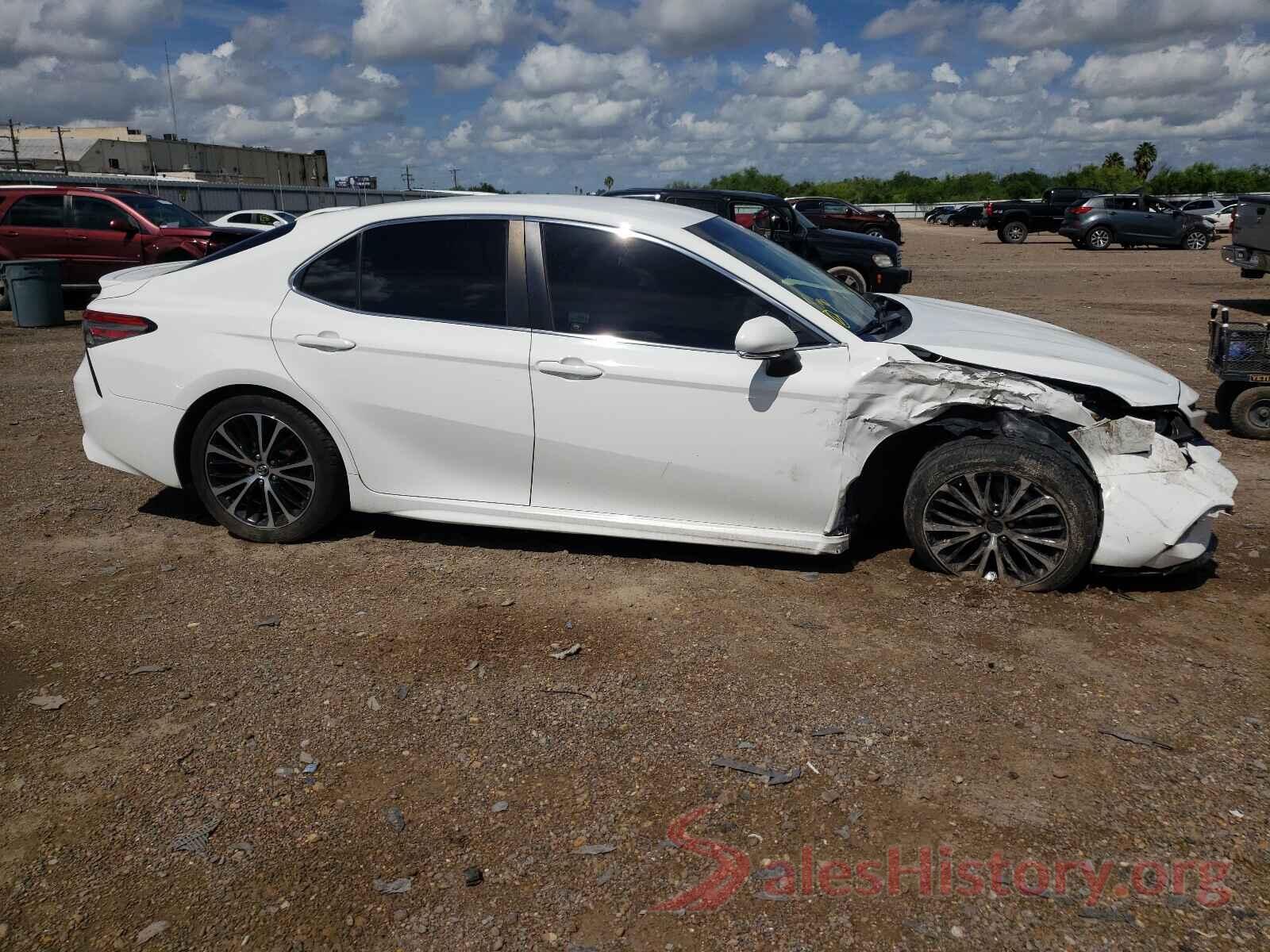 JTNB11HK8J3007081 2018 TOYOTA CAMRY