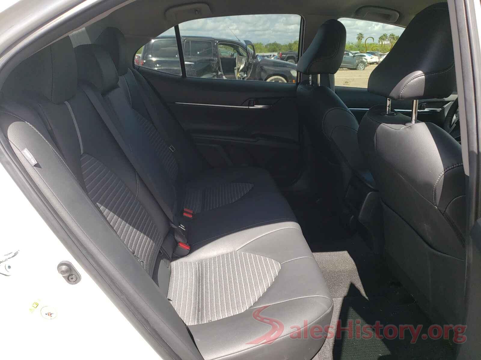 JTNB11HK8J3007081 2018 TOYOTA CAMRY