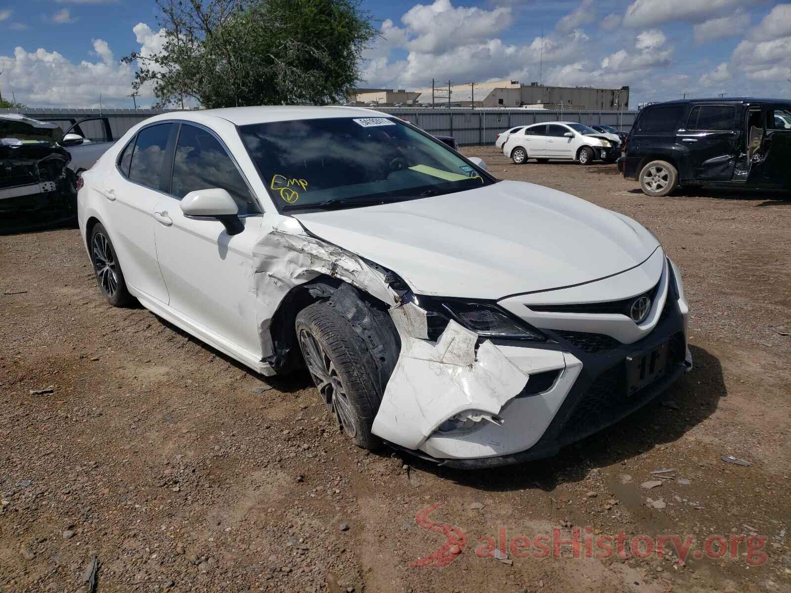 JTNB11HK8J3007081 2018 TOYOTA CAMRY